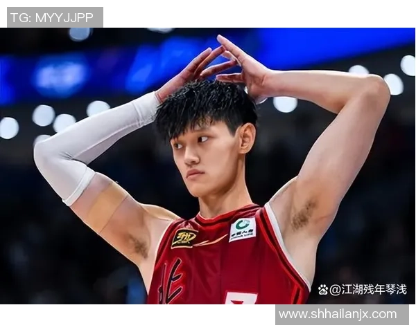 杜锋针对北京前场布防曾凡博精准把握空位三分机会